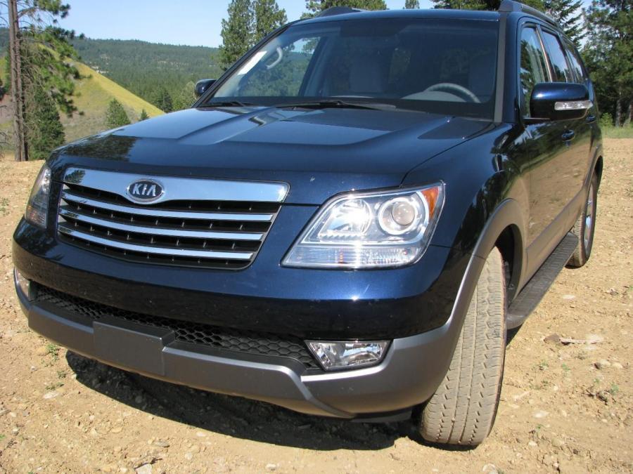 Kia Borrego 2009 года  (фото 40 из 345)
